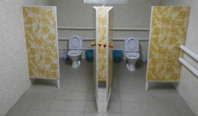 В российской школе торжественно открыли туалет — первый за 145 лет