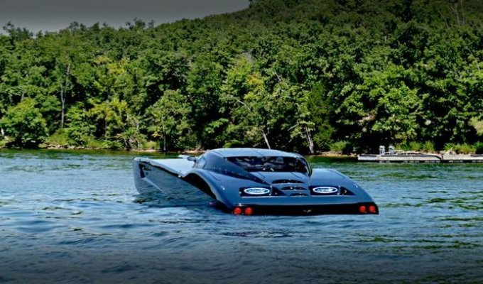 Автомобиль-амфибия Superboat на базе Corvette (3 фото)