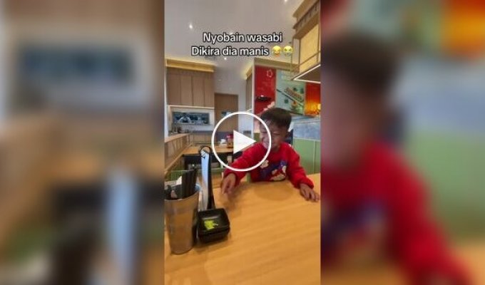 Мальчик впервые пробует васаби