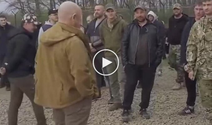 Study, study, otherwise you won’t have time to take Bakhmut: Prigozhin visited the meat-packing plant of stormtrooper recruits