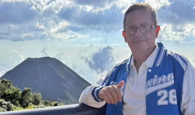 Пастор намерен продавать позолоченные дома на небесах (2 фото + 1 видео)