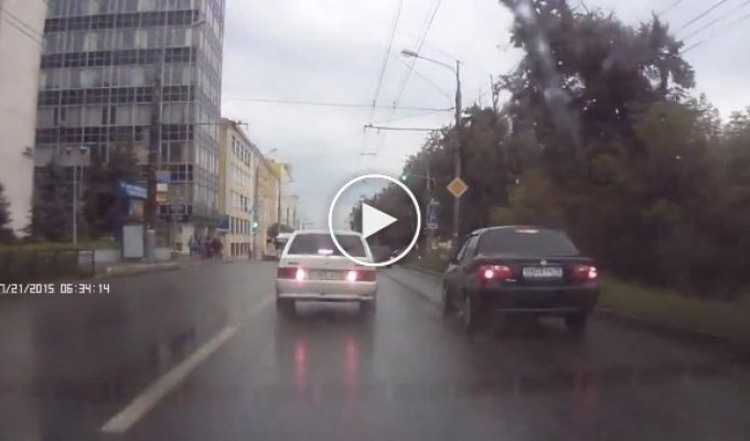 ДТП на перекрестке в Ижевске