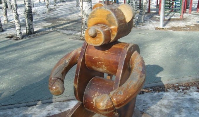 Памятник ханты-мансийского скульптора (3 фото)