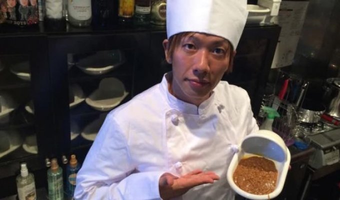 Ресторан японского порноактера, который угощает крайне неаппетитным блюдом (3 фото)