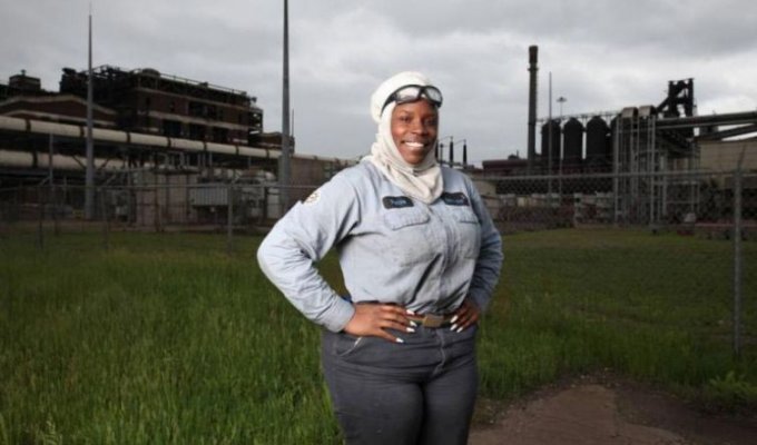 Патрисия Вашингтон - сталелитейщица обладающая метровой задницей (16 фото)