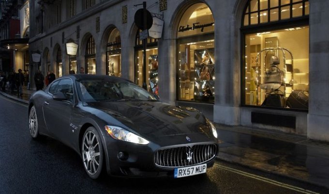 Дорожные сумки Salvatore Ferragamo специально для Maserati GranTurismo (5 фото)
