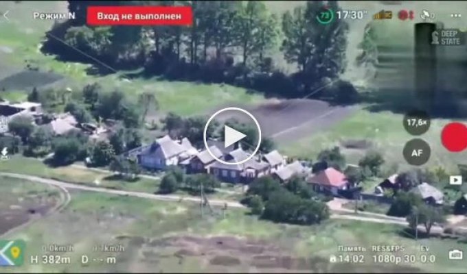 Оккупанты разрушают обстрелами жилые дома в Волчанске