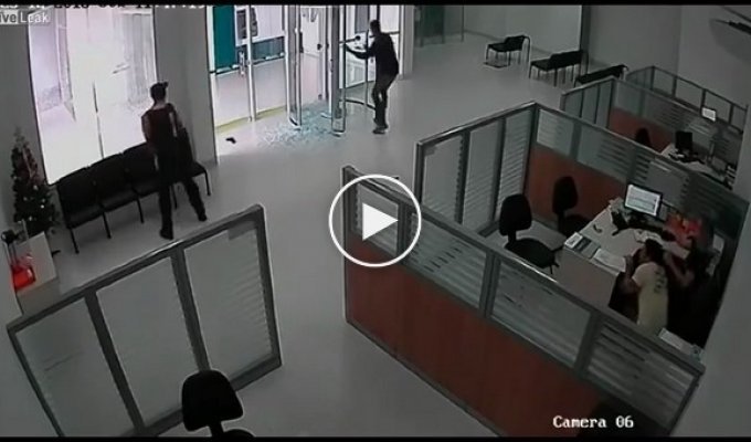 Странная попытка ограбления банка в Бразилии