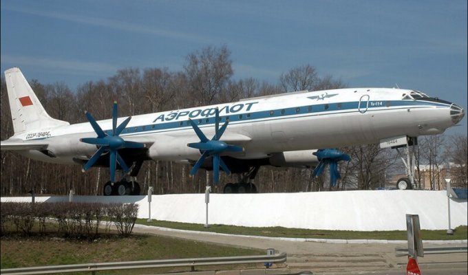 Самолет Ту-114. Забытый флагман (28 фото + 2 видео)