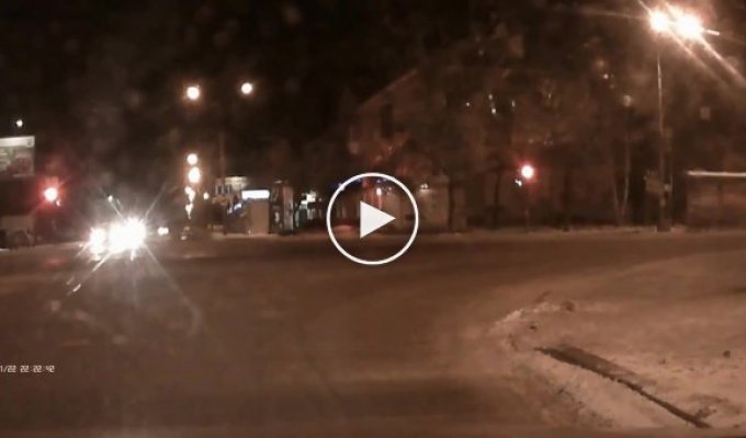 Молодые люди спасли девушку от обморожения. Екатеринбург