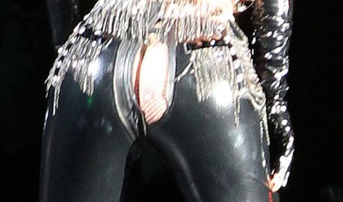Леди Гага так отъела задницу (7 фото)