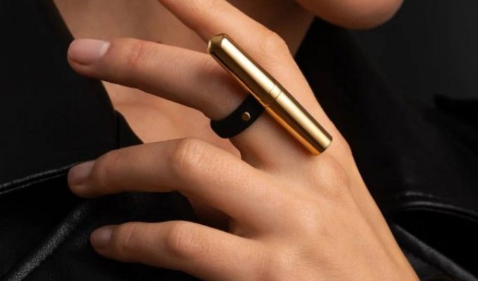 The Crave brand has released an interesting ring with a surprise for women (4 photos)