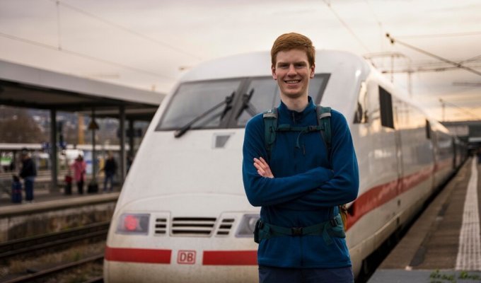 Підліток із Німеччини півтора роки живе у поїздах (5 фото)