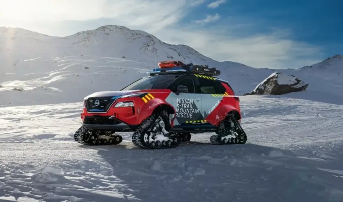Nissan X-Trail was made into a tracked ambulance for mountainous areas (13 photos)