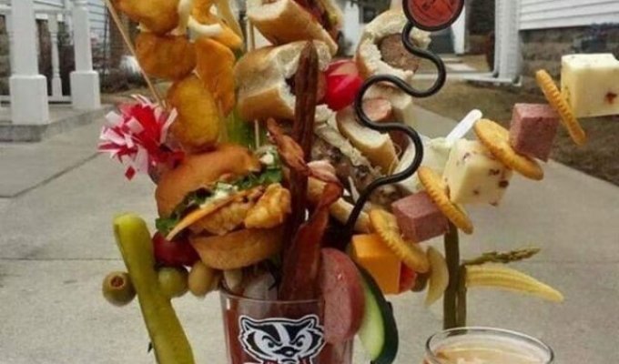 Strange serving of food in cafes and restaurants (20 photos)