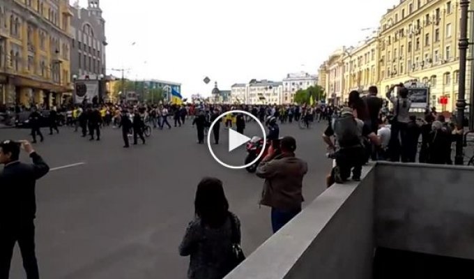 Харьков совместный марш фанатов Металлиста и Днепра (майдан)