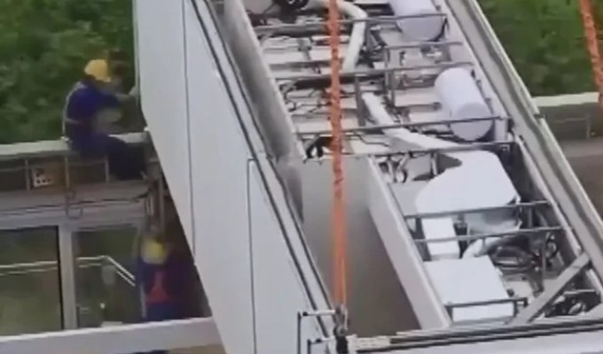 Ничего необычного, просто китайцы научились строить многоэтажки за 28 часов (2 фото + 1 видео)