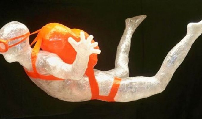 Лучшие работы конкурса скульптур из скотча “Off the Roll” 2012 (21 фото)
