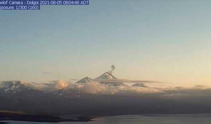 Аляска. Просыпаются вулканы (4 фото)