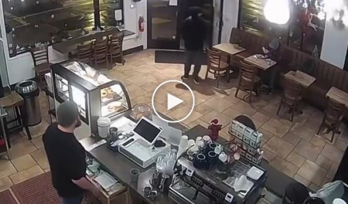 Epic arrest of a robber in a San Francisco coffee shop