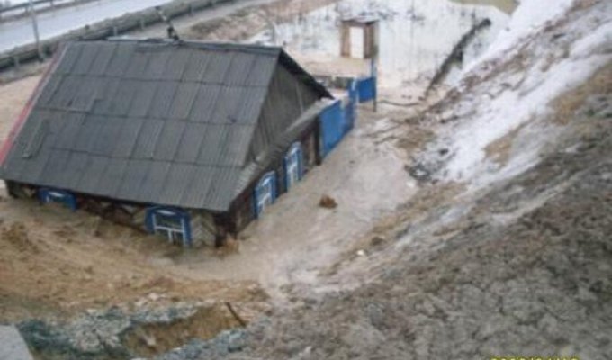 За этот домик в Томске хозяйка хочет 10 млн. рублей (5 фото)