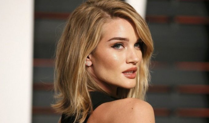 Rosie Huntington-Whiteley showed archival photos of her turbulent youth (9 photos)