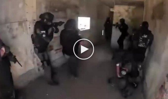 В Англии игрок выиграл матч по страйкболу, используя только нож