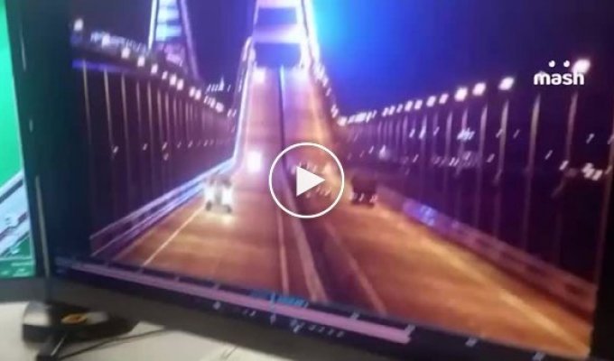 Підбірка відео з вибухом на кримському мосту. 8 жовтня