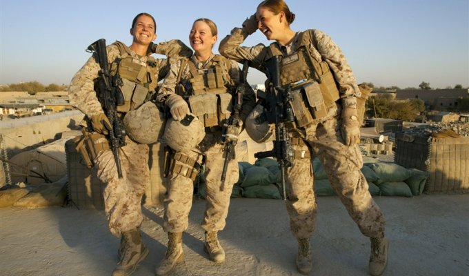 Женщины-военные в Афганистане (8 фото)