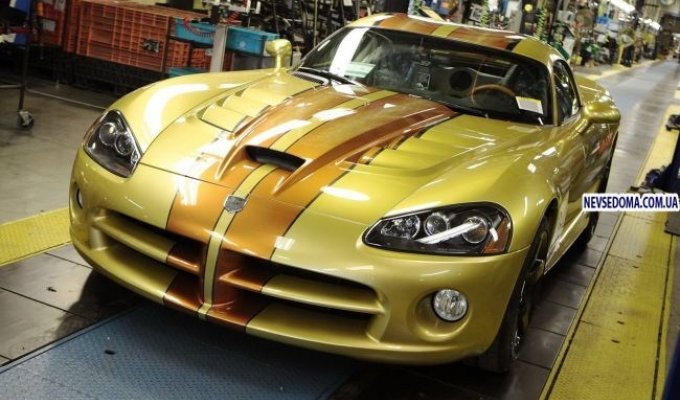 Последний Dodge Viper V10 сошел с конвейера (3 фото + видео)