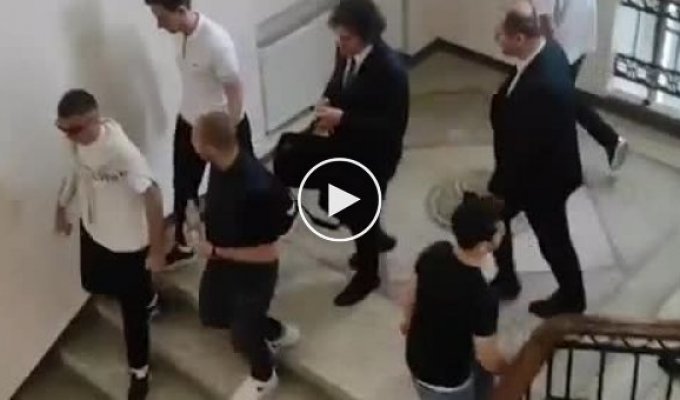 Tbilisi State University Students Throw Rubles at Chairman of Georgian Dream