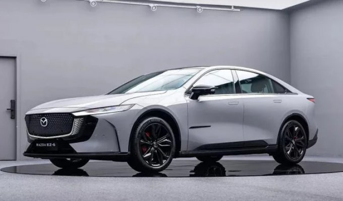 Mazda выпустила спортивный седан EZ-6 (5 фото)