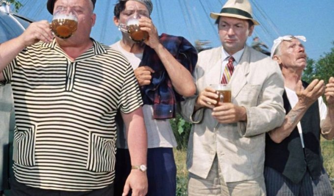 Ненавязчивая реклама пива в советских фильмах (21 фото)