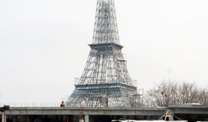 Eiffel Tower in Kharkov (5 photos)