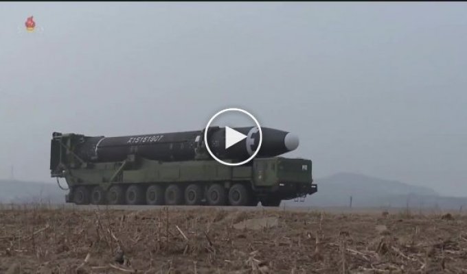 КНДР показала видео запуска баллистической ракеты большой дальности Hwasong-15