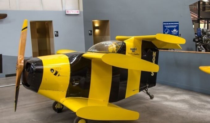 Самый маленький в мире пилотируемый самолет - Bumblebee ("Шмель") (11 фото + 1 видео)