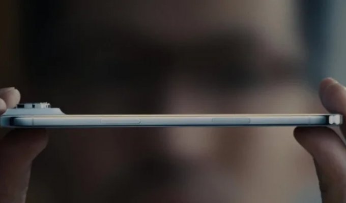 Компания Apple изменили рекламу, чтобы не обидеть корейцев (2 фото + 1 видео)