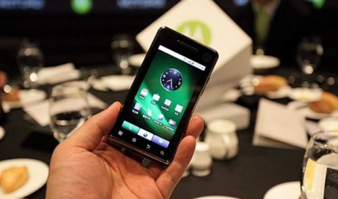 Motorola MOTOROI - анонс Android коммуникатора (5 фото)