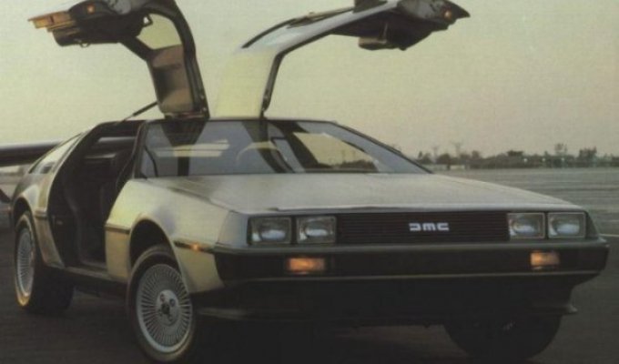 Знаменитый DeLorean DMC-12 (12 фото)
