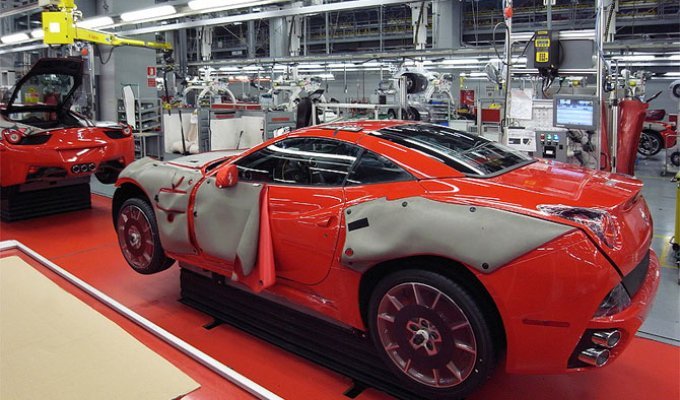 Завод Ferrari в Маранелло (19 фото)