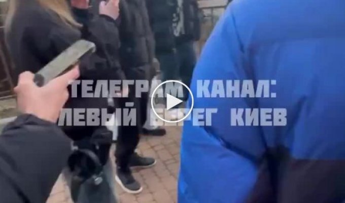 В Киеве группа подростков сделала подарок путинской пропаганде...
