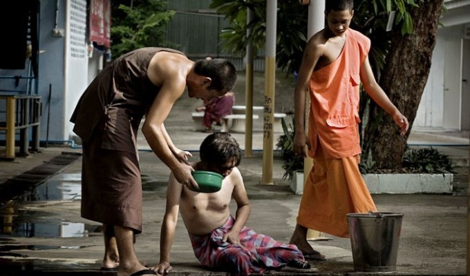 Буддийский монастырь Ват Тхамкрабок (8 фото)