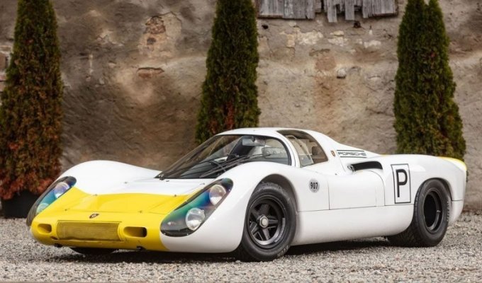 Легенда старой школы: на аукцион выставят гоночный Porsche 907 1968 года выпуска (37 фото)