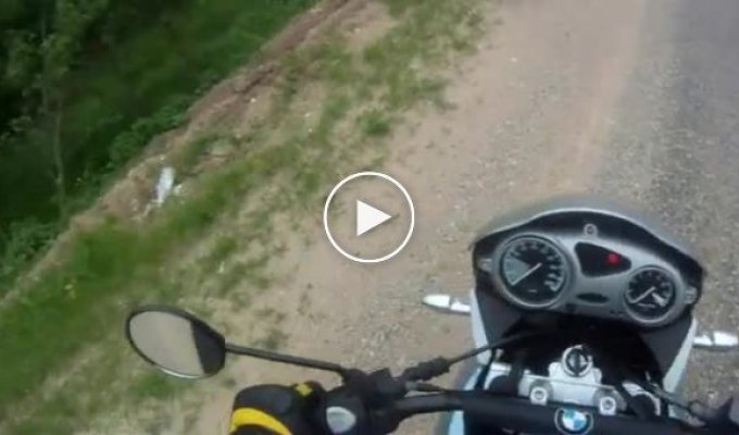 Водитель лады спас мотоциклиста