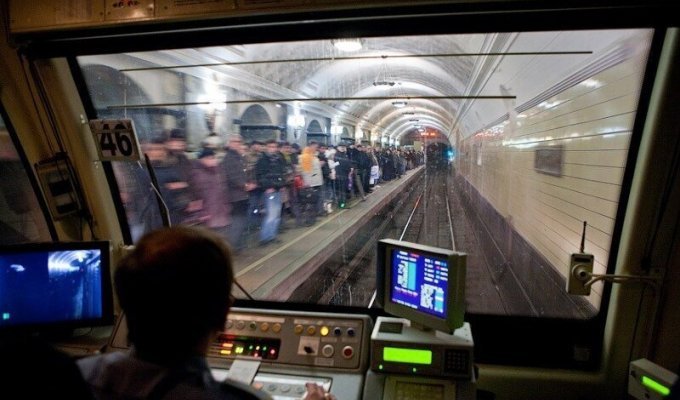 Машинисты метро – об ужасах профессии (8 фото)