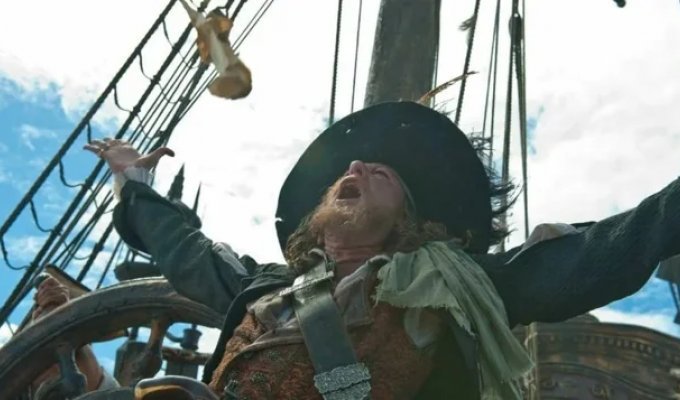 "Вакансия мечты": в сети ищут мужчин для морских приключений (2 фото)