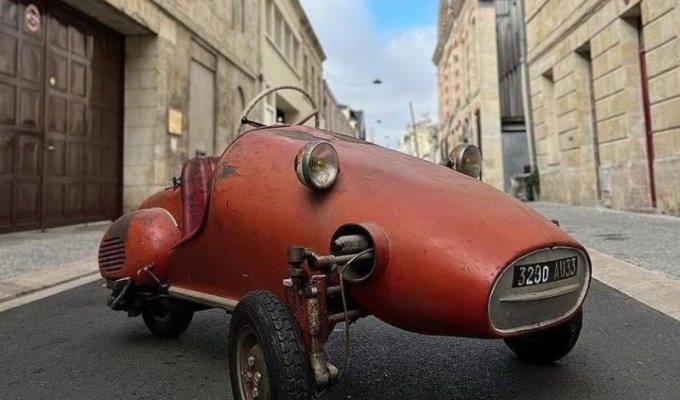 Vespa Bessiere: a bizarre three-wheeled car (5 photos)