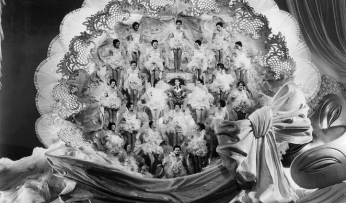 1930-1943 - Kaleidoscopic dances of Busby Berkeley (13 photos)
