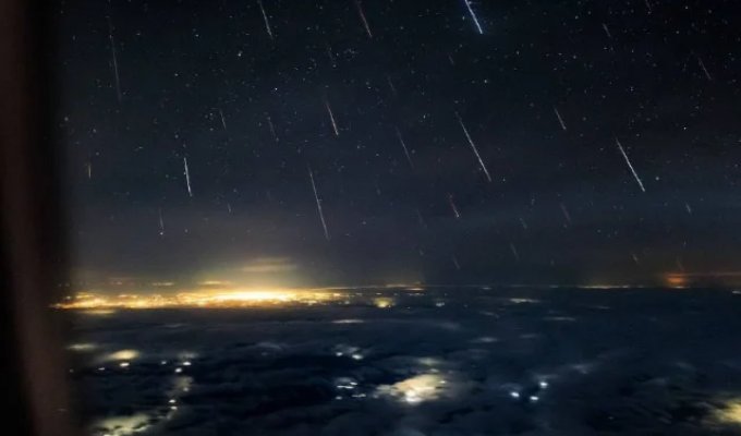 Метеорный поток: вид с самолета (4 фото)