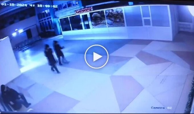 У Росії двоє хлопчаків з іграшковим пістолетом вирішили пограбувати касу автовокзалу